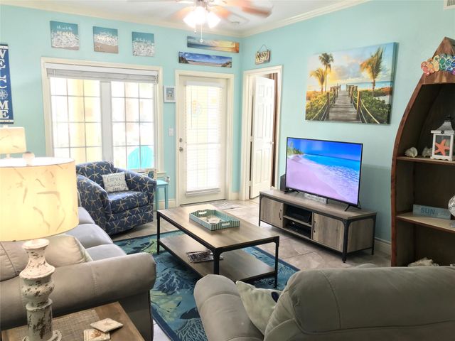 7000 Seawall Boulevard 713, Galveston, TX 77551