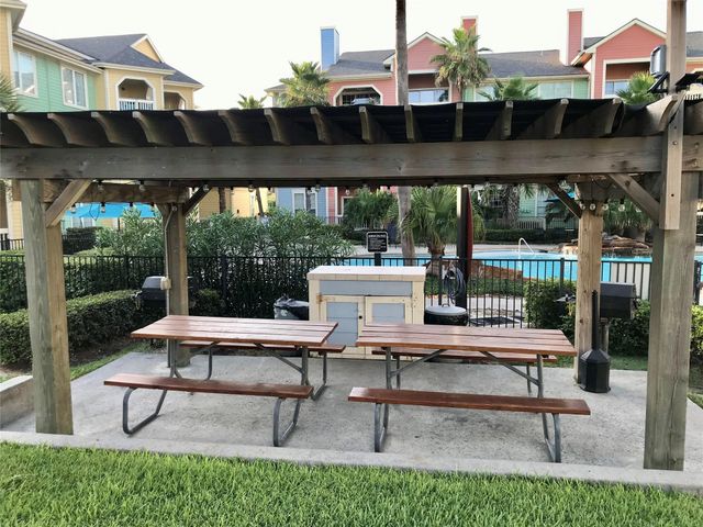 7000 Seawall Boulevard 713, Galveston, TX 77551