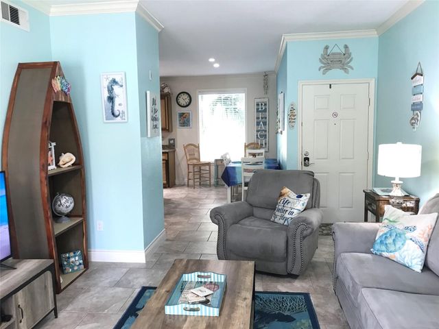 7000 Seawall Boulevard 713, Galveston, TX 77551