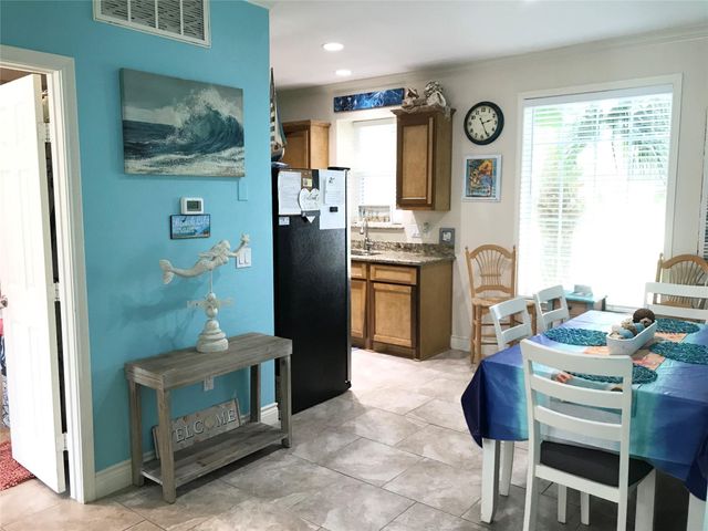 7000 Seawall Boulevard 713, Galveston, TX 77551