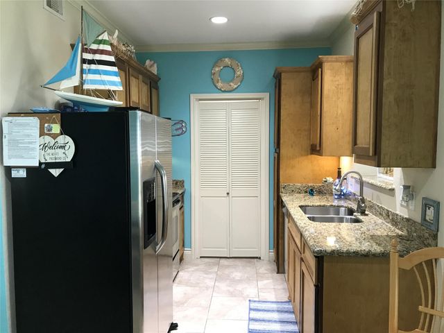 7000 Seawall Boulevard 713, Galveston, TX 77551