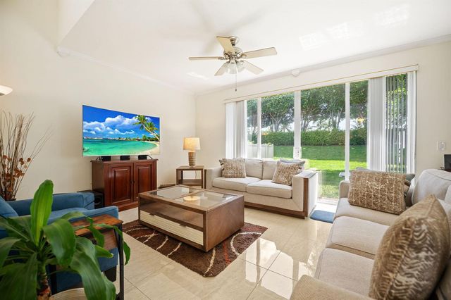 9058 Alexandra Circle, Wellington, FL 33414