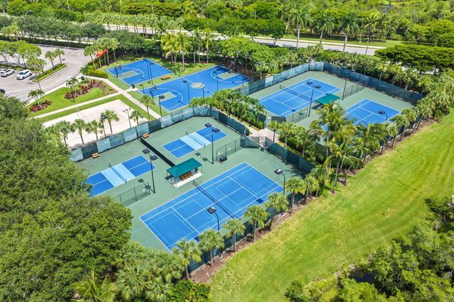 9058 Alexandra Circle, Wellington, FL 33414