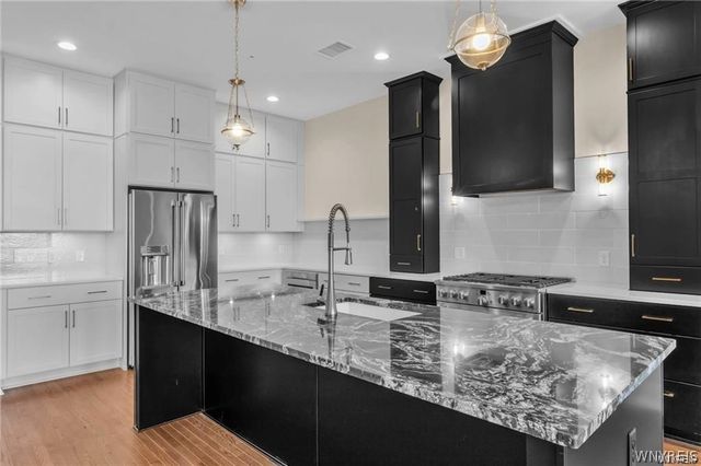 674 Main Street 3, Buffalo, NY 14202