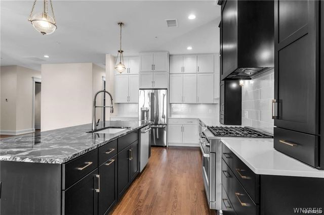 674 Main Street 3, Buffalo, NY 14202