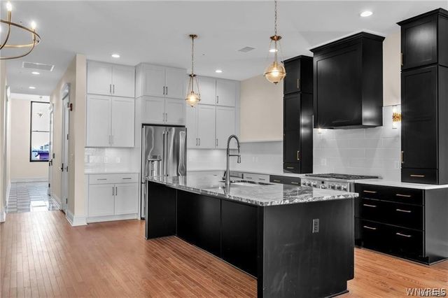 674 Main Street 3, Buffalo, NY 14202