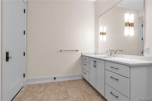 674 Main Street 3, Buffalo, NY 14202
