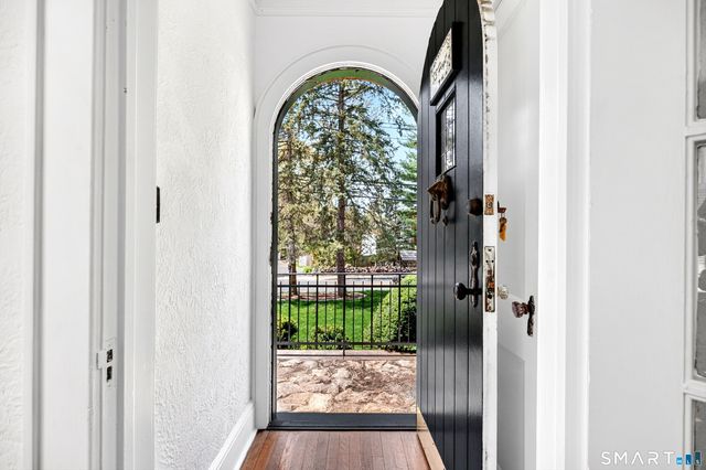 83 Hoyt Street, Darien, CT 06820