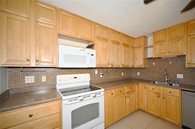 4505 E 112th Street, Kansas City, MO 64137