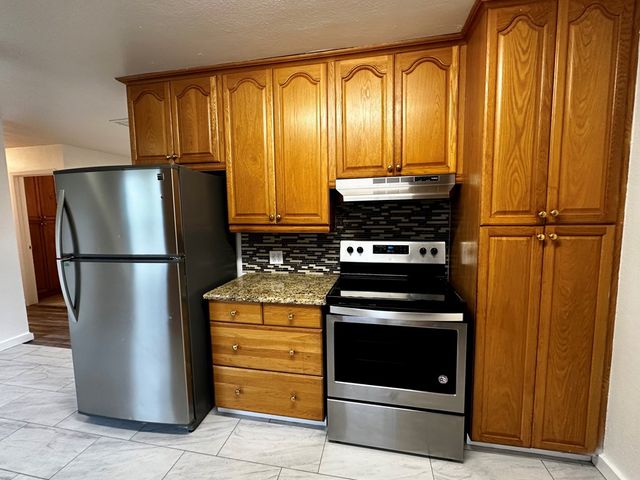 711 Center St, Kerrville, TX 78028