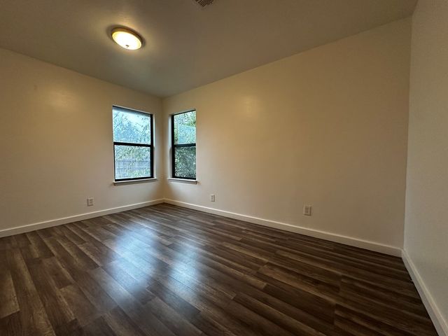 711 Center St, Kerrville, TX 78028