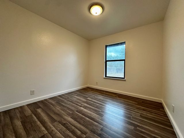 711 Center St, Kerrville, TX 78028