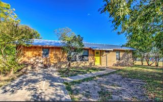 711 Center St, Kerrville, TX 78028