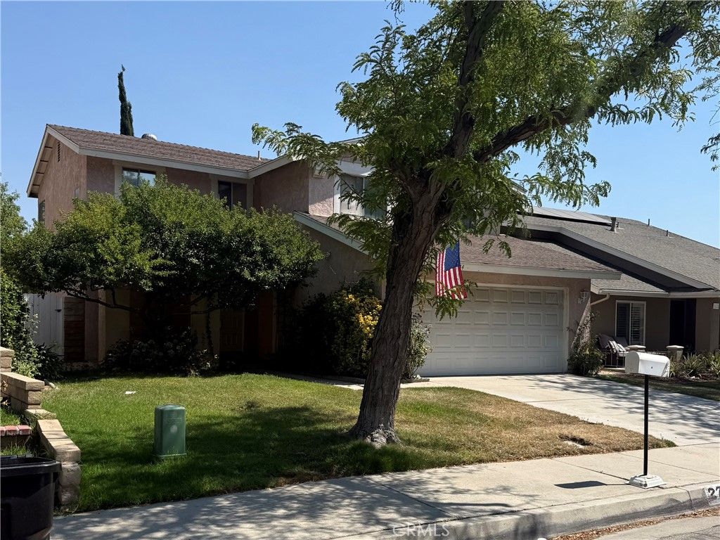 Image 2 of property listing at 27544 Lovage Court, Saugus, CA 91350