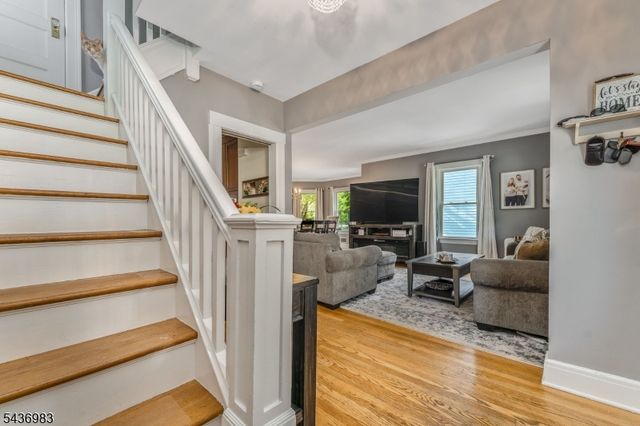28 Codington Pl, Somerville Boro, NJ 08876