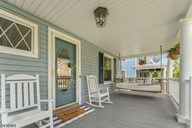 28 Codington Pl, Somerville Boro, NJ 08876