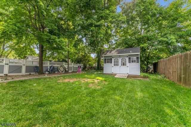 28 Codington Pl, Somerville Boro, NJ 08876