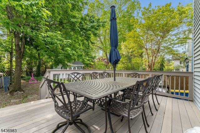 28 Codington Pl, Somerville Boro, NJ 08876