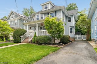 28 Codington Pl, Somerville Boro, NJ 08876