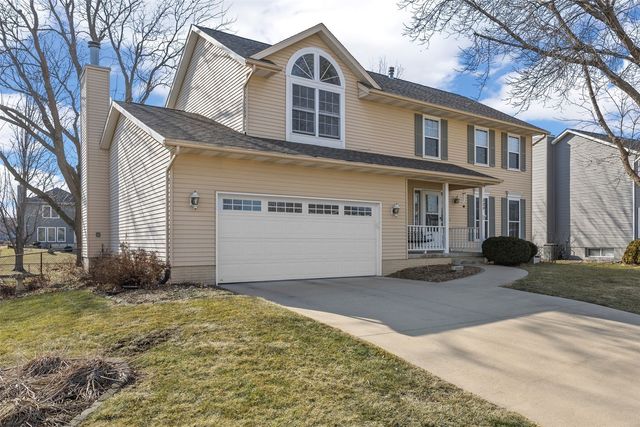 320 Stoney Creek Road NW, Cedar Rapids, IA 52405