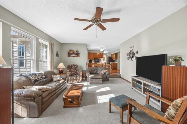 320 Stoney Creek Road NW, Cedar Rapids, IA 52405