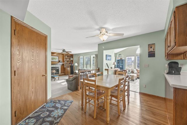 320 Stoney Creek Road NW, Cedar Rapids, IA 52405