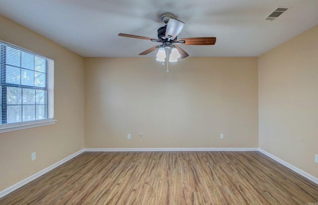 9715 Grapevine Dr, Little Rock, AR 72210