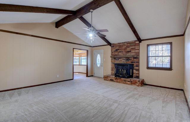 9715 Grapevine Dr, Little Rock, AR 72210