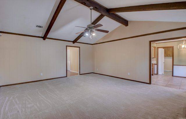 9715 Grapevine Dr, Little Rock, AR 72210