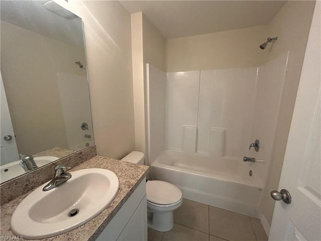 3927 NE 23rd PL, Cape Coral, FL 33909