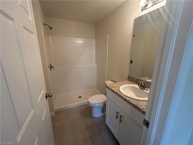 3927 NE 23rd PL, Cape Coral, FL 33909