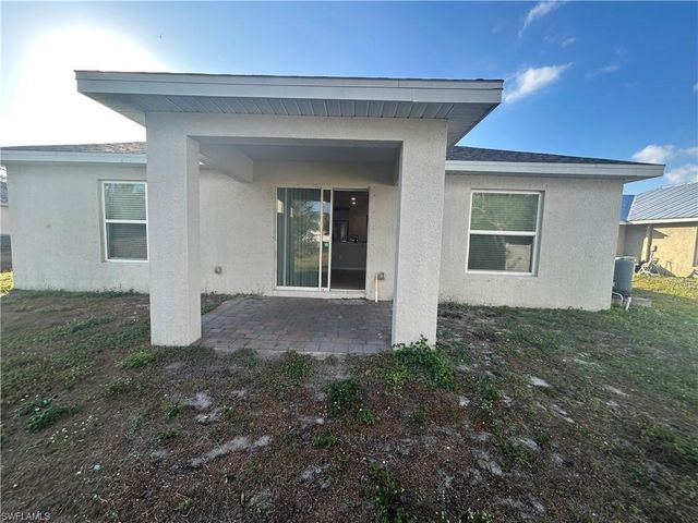 3927 NE 23rd PL, Cape Coral, FL 33909
