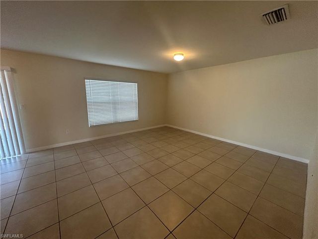 3927 NE 23rd PL, Cape Coral, FL 33909