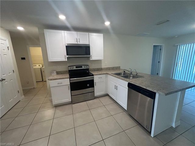 3927 NE 23rd PL, Cape Coral, FL 33909