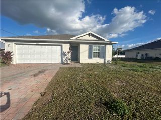 3927 NE 23rd PL, Cape Coral, FL 33909