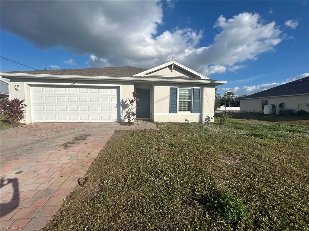 3927 NE 23rd PL, Cape Coral, FL 33909
