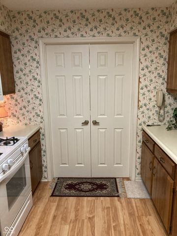 2580 N Willow Way, Indianapolis, IN 46268