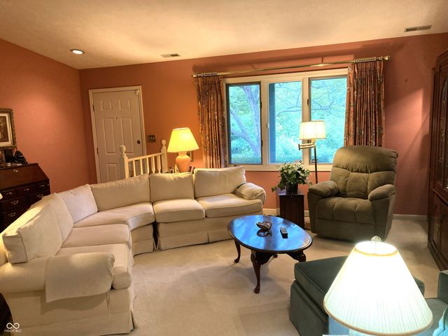2580 N Willow Way, Indianapolis, IN 46268