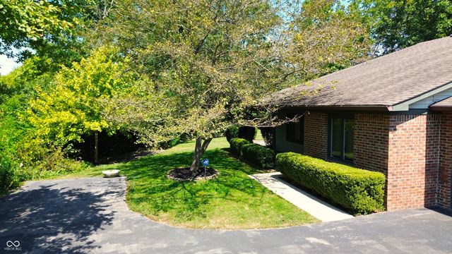 2580 N Willow Way, Indianapolis, IN 46268