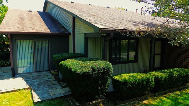 2580 N Willow Way, Indianapolis, IN 46268