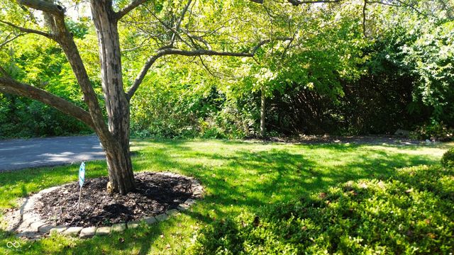 2580 N Willow Way, Indianapolis, IN 46268