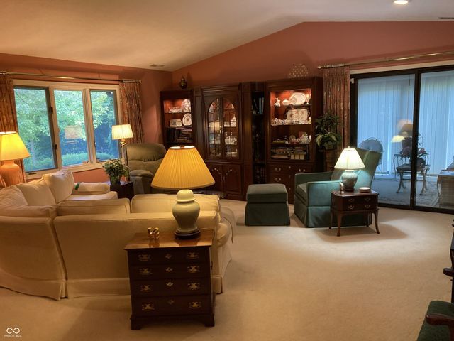 2580 N Willow Way, Indianapolis, IN 46268