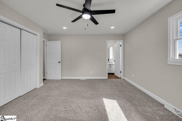 11 Confederate Circle, Taylors, SC 29687