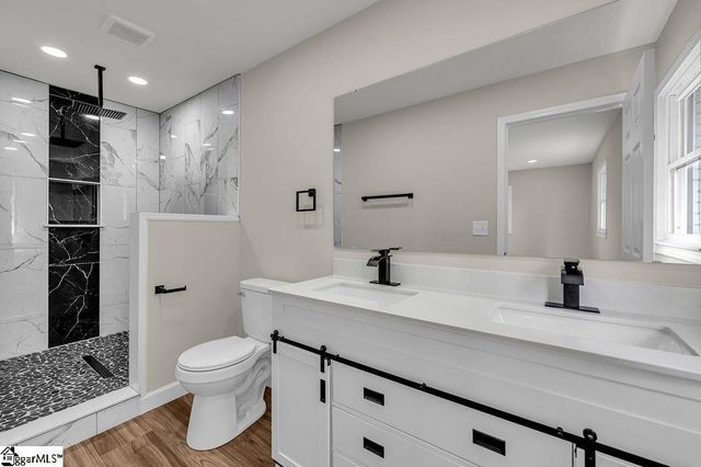 11 Confederate Circle, Taylors, SC 29687