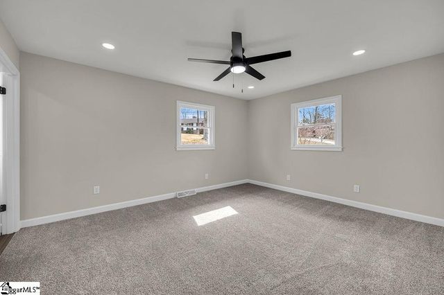 11 Confederate Circle, Taylors, SC 29687