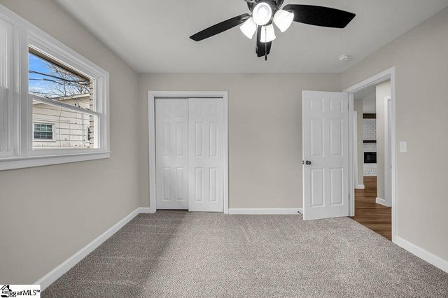 11 Confederate Circle, Taylors, SC 29687