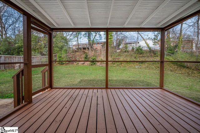 11 Confederate Circle, Taylors, SC 29687