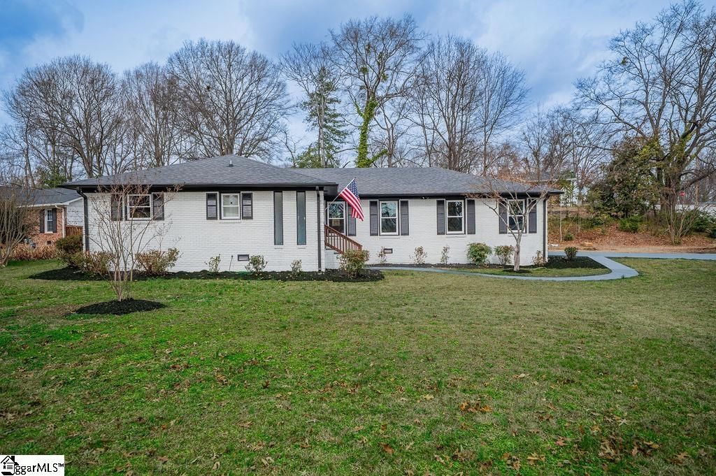 11 Confederate Circle, Taylors, SC 29687