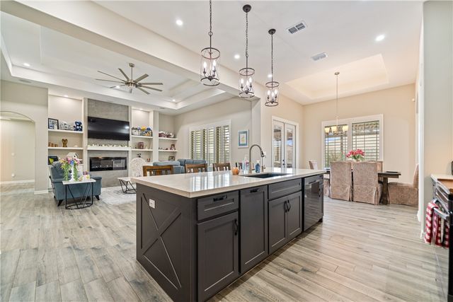 1864 The Grand Dr, Kingsville, TX 78363