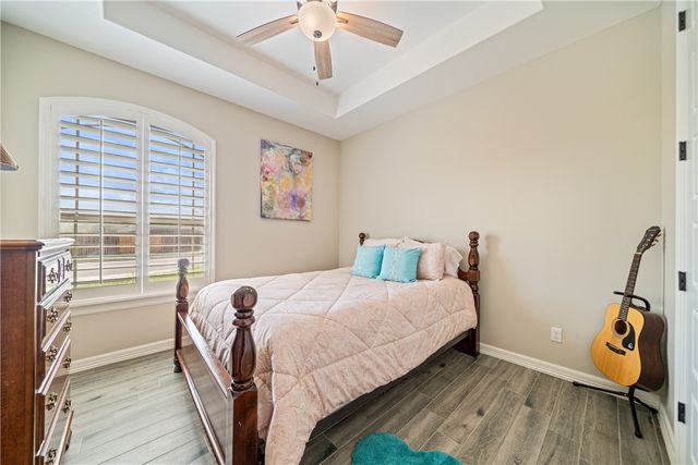 1864 The Grand Dr, Kingsville, TX 78363